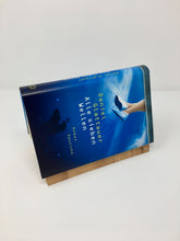 Laden Sie das Bild in den Galerie-Viewer, Buchablage aus Eichenholz