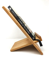 Laden Sie das Bild in den Galerie-Viewer, Kochbuchhalter aus Holz