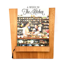 Laden Sie das Bild in den Galerie-Viewer, Kochbuchhalter aus Holz