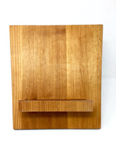 Laden Sie das Bild in den Galerie-Viewer, Kochbuchhalter aus Holz